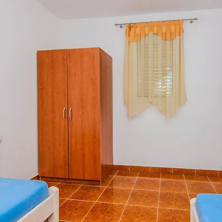 Ecija *