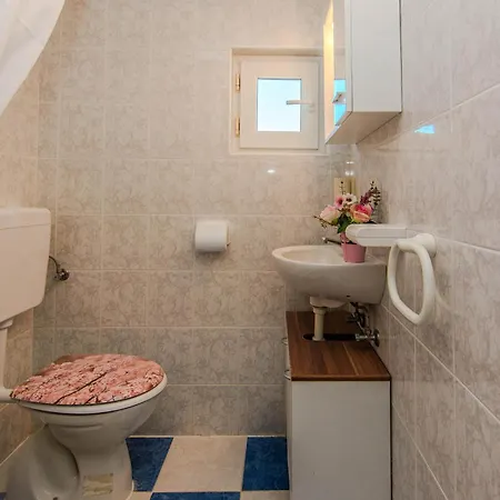 Ecija Apartman Nin
